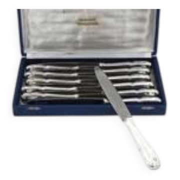 Boulenger Rambouillet, 12 silver-plated table knives, excellent condition.