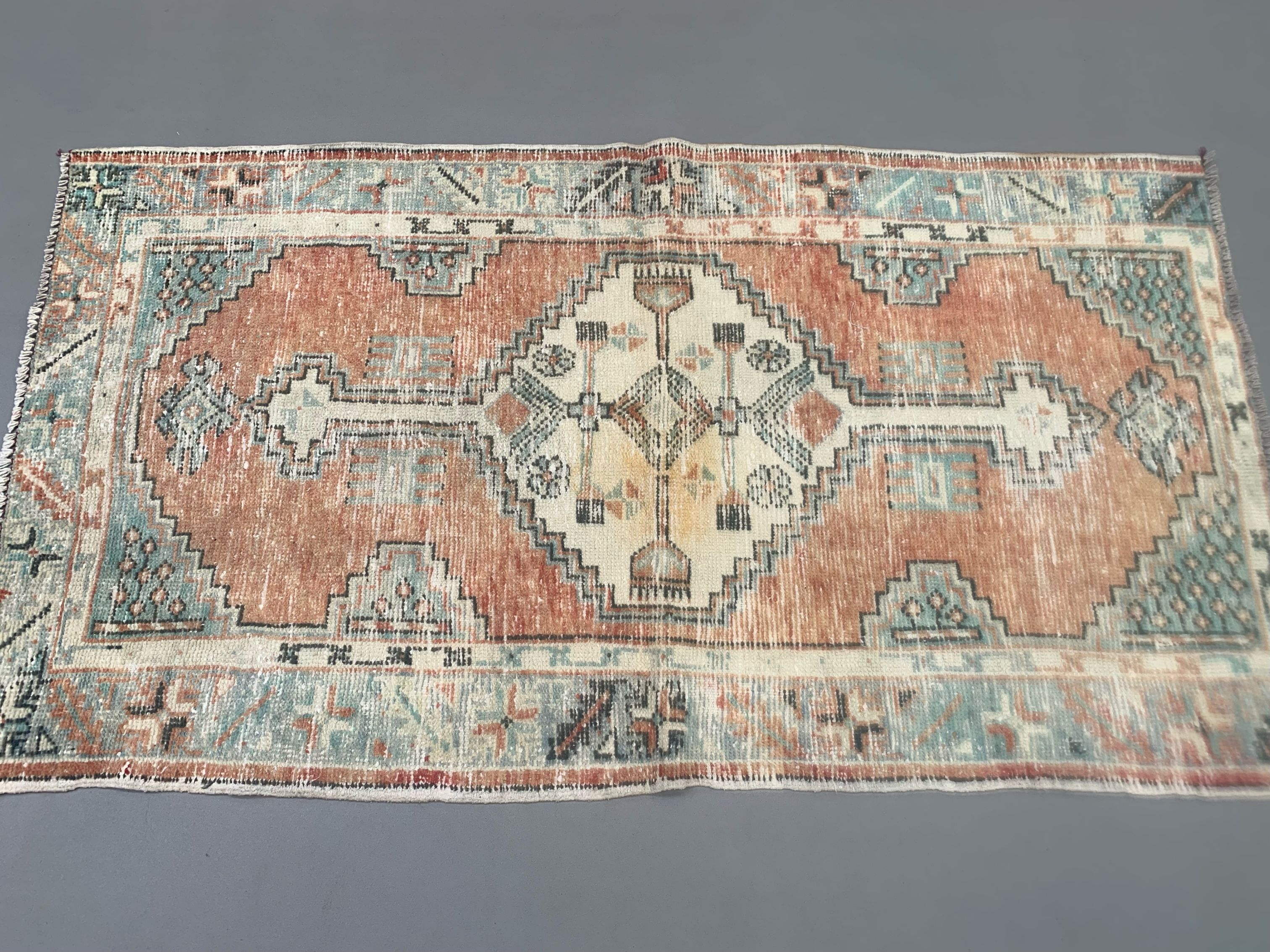 Vintage turkish oushak rug 140x78 cm carpet