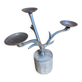 Bougeoir en aluminium chromé formant bois de cerf et socle en bois