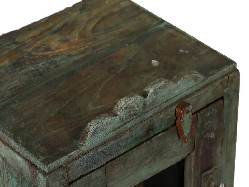 Antique green display case made of old teak wood, piece and patina of Indian origin