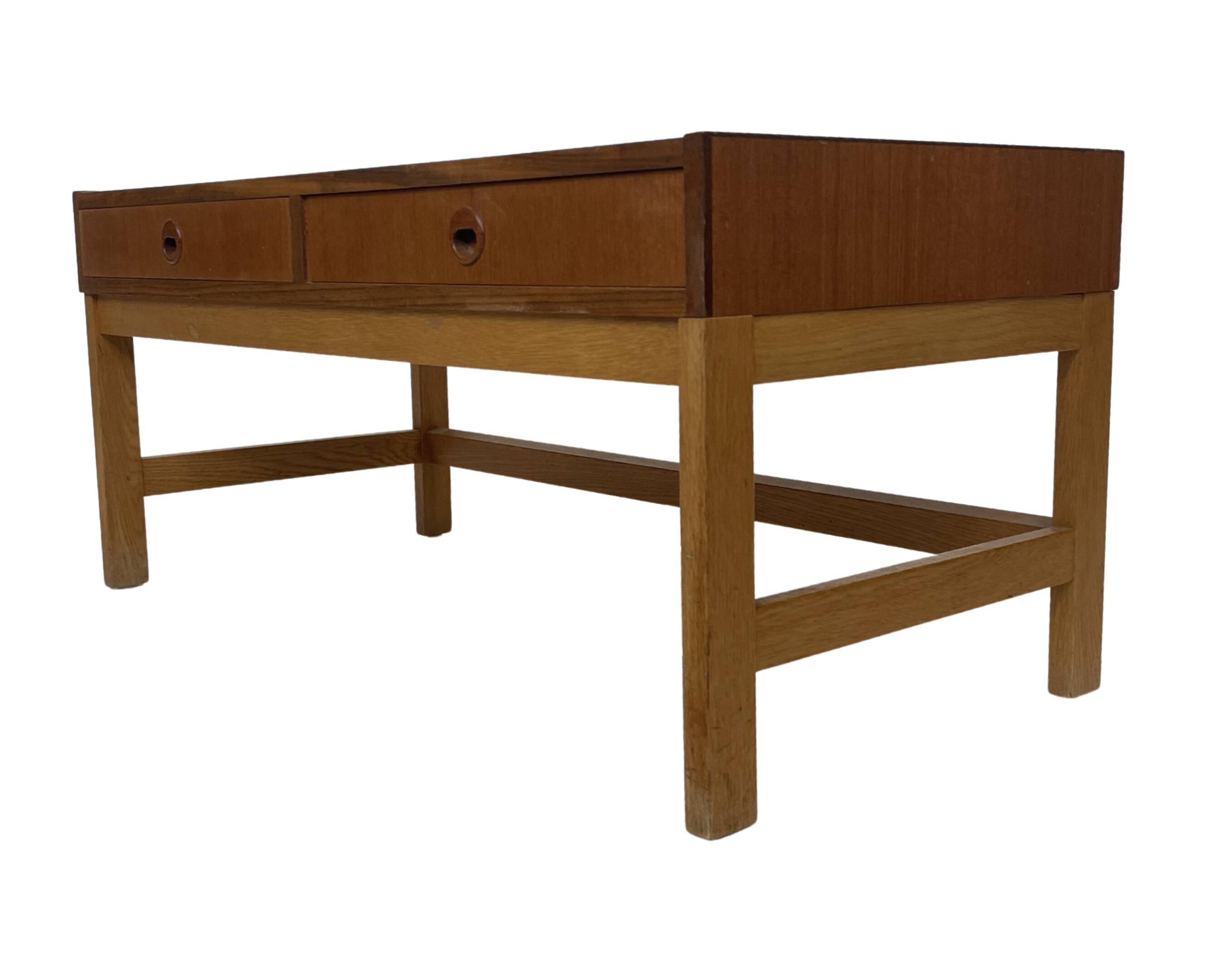 Meuble bas vintage danois modèle 1960, placage de teck