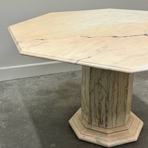 Fabuleuse table à manger italienne en marbre rose blush, années 1980.
