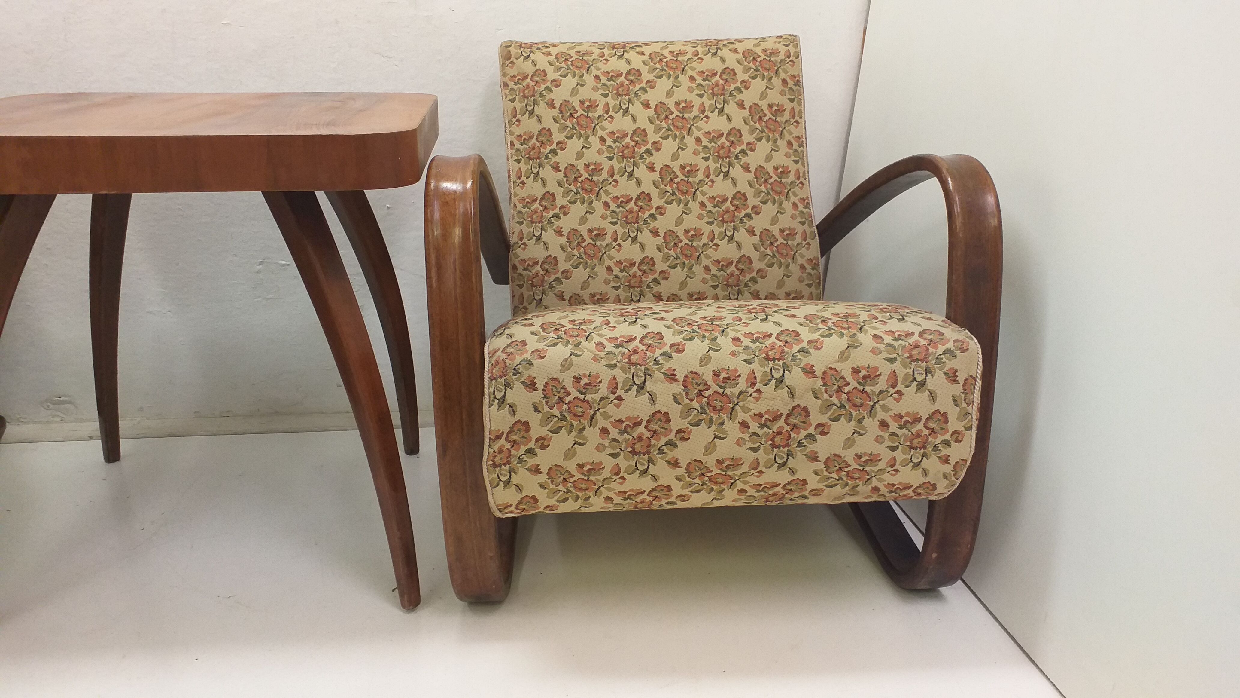 1960 2x Halabala Armchairs H 269 and spider table, Czechoslovakia