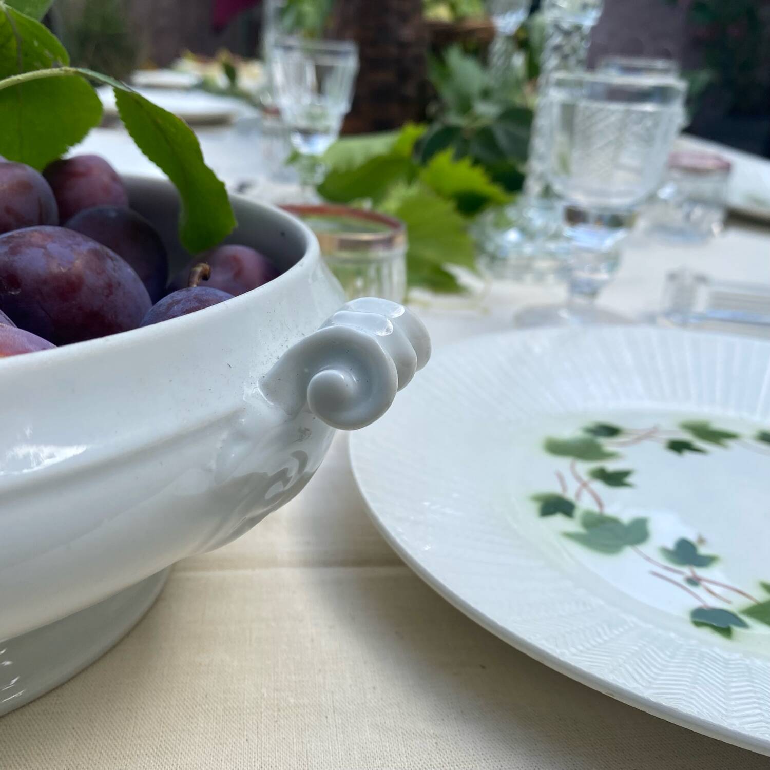 Antique dinner plates Saint Amand Ceranord, Bourrasque