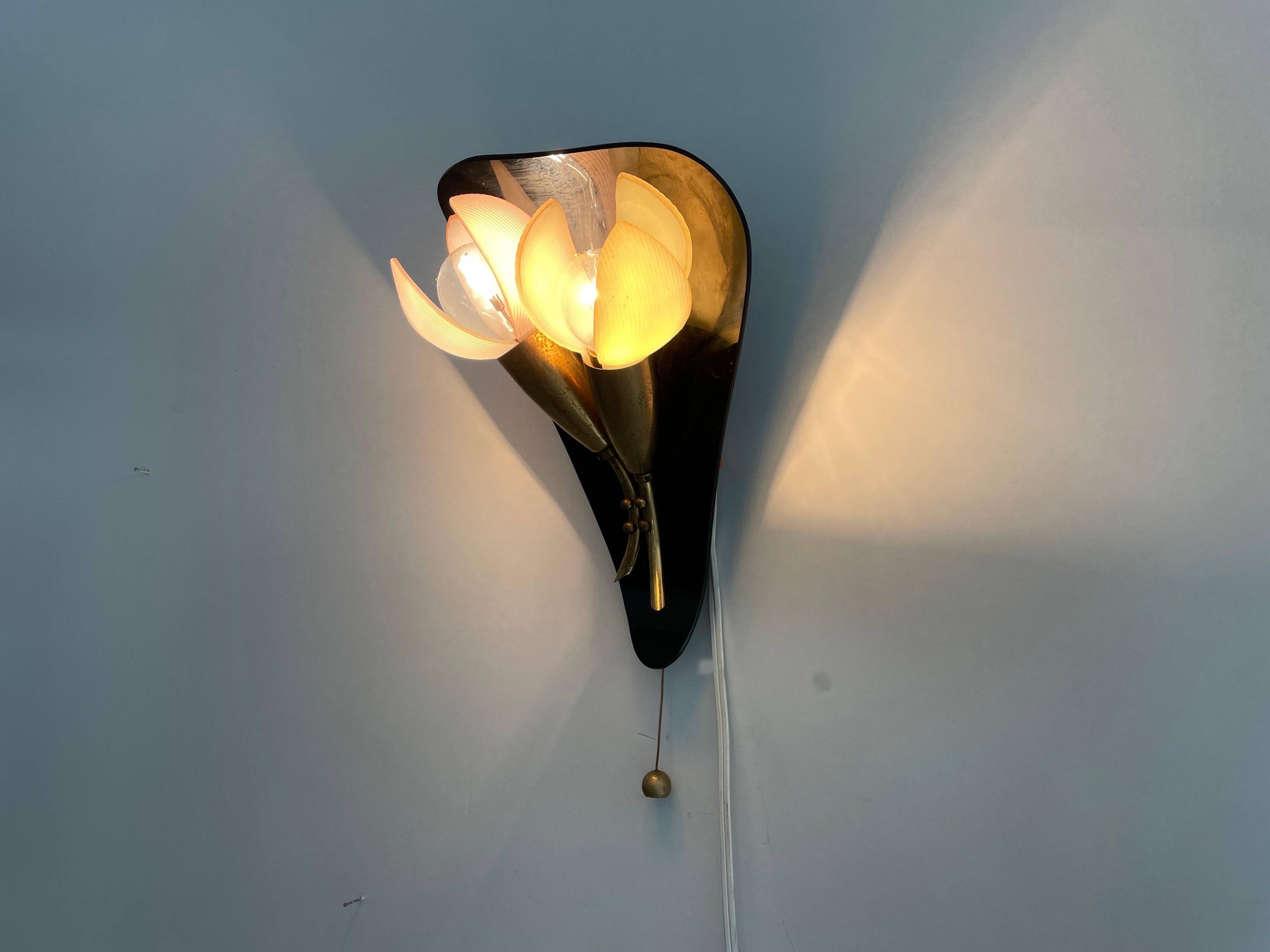Simple plexiglass and brass wall light, Flower Design, mid-century by Geru, 1960s, Germany.
