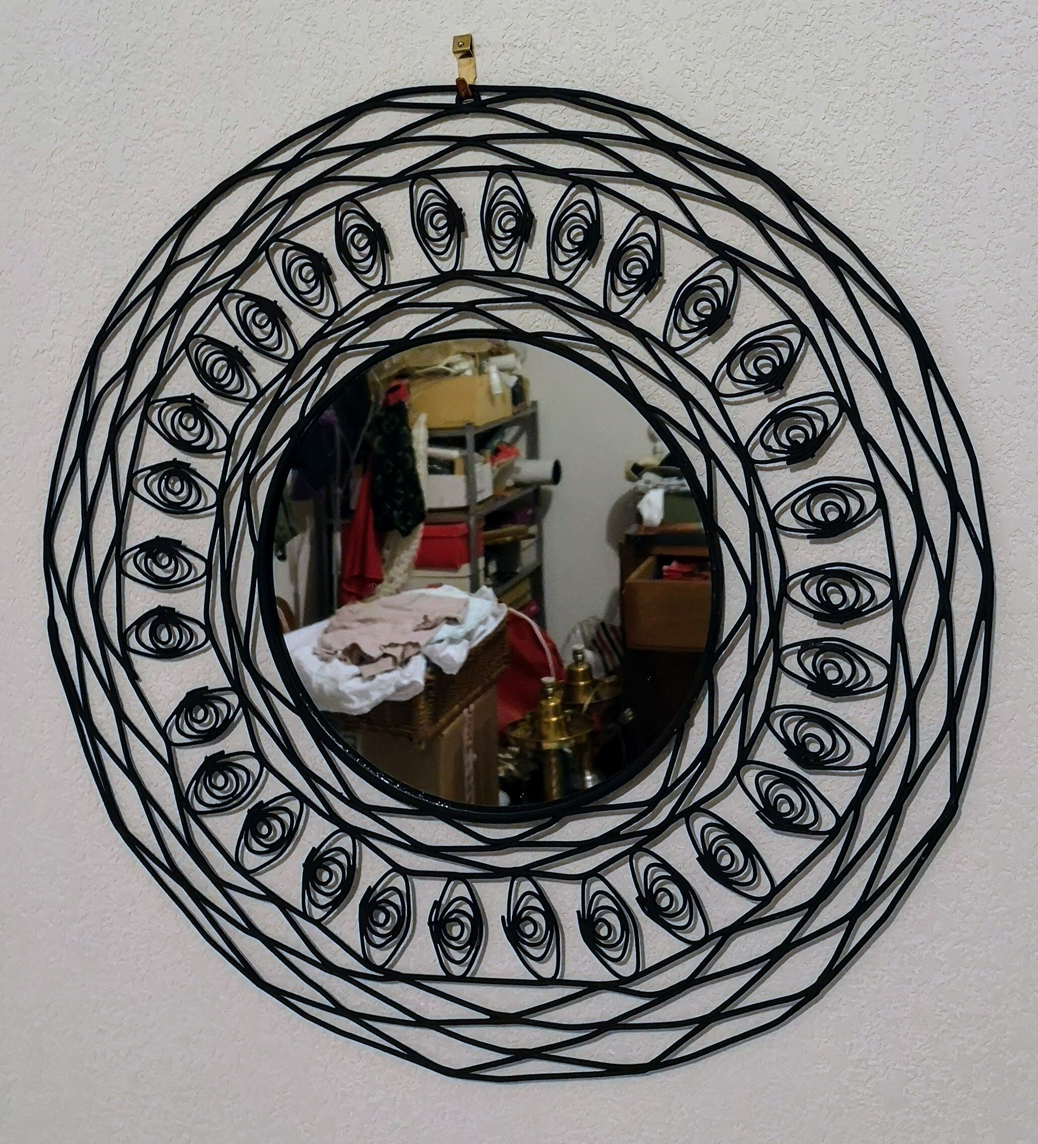 Black metal round mirror - 43cm