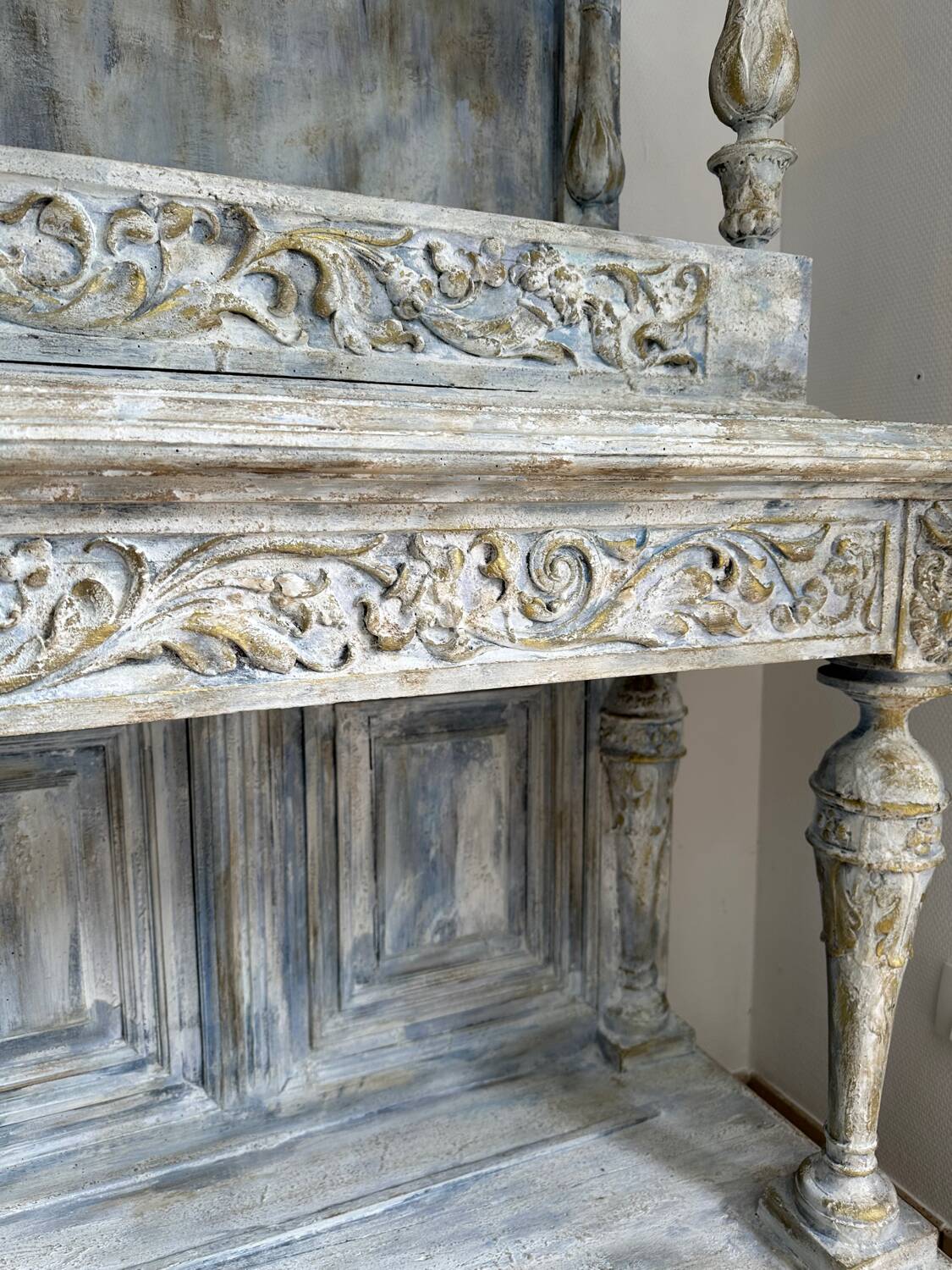 Walnut dresser, 19th century.