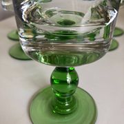 Set de 12 verres gobelets massifs à pied 1960