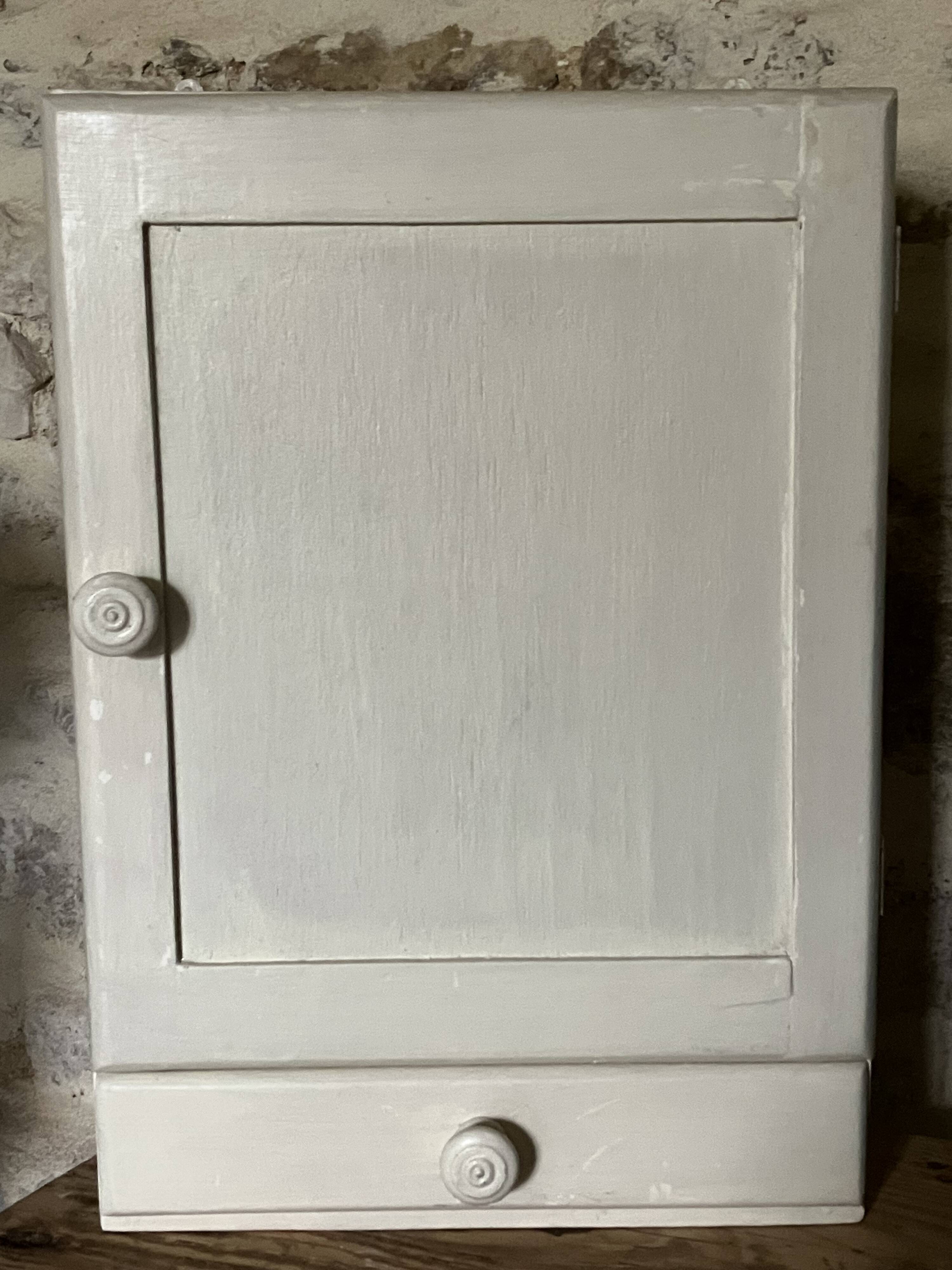 Armoire de toilette, de pharmacie