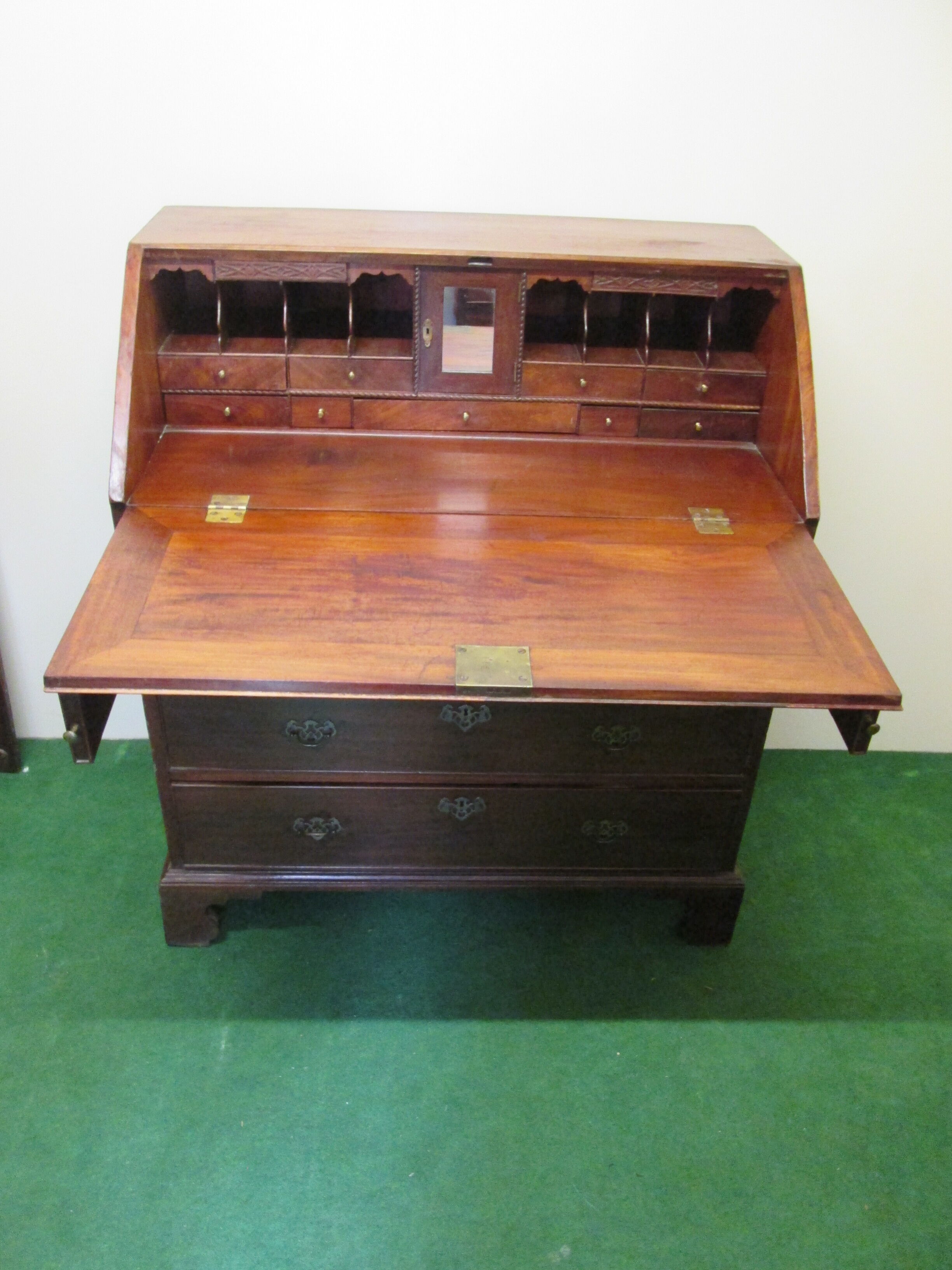Bureau anglais "georgien" en acajou
