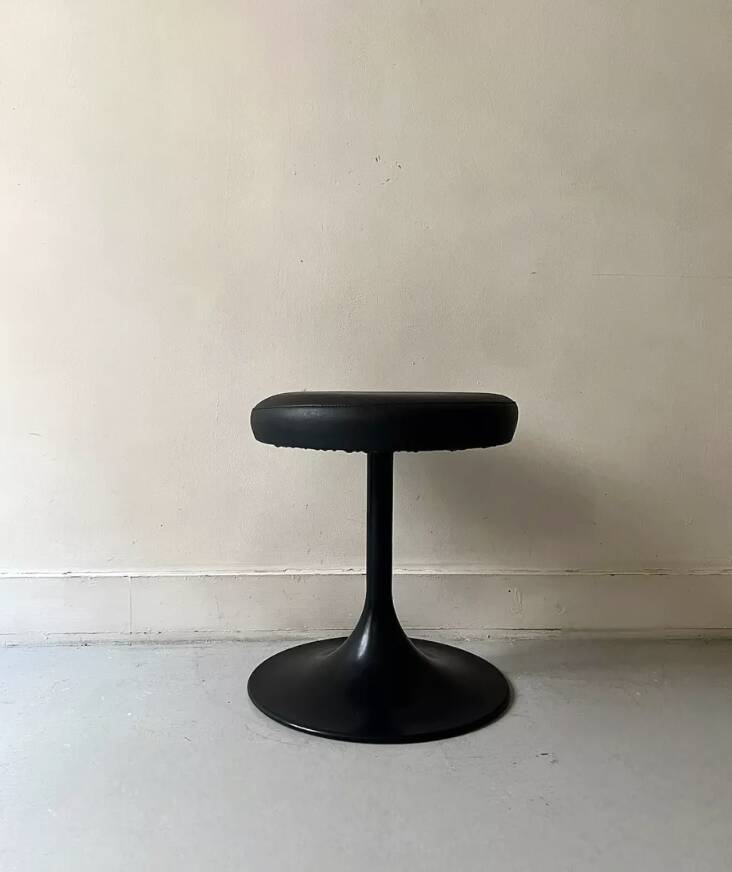 Tabourets tulipe noir , design 1970