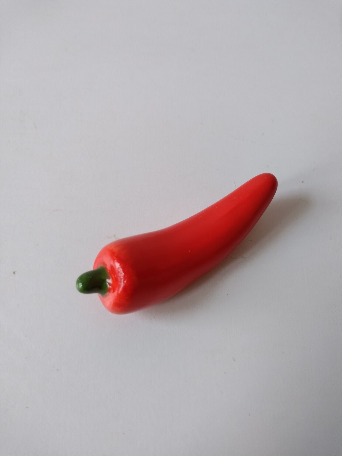 Set of 6 ceramic red pepper knife holders