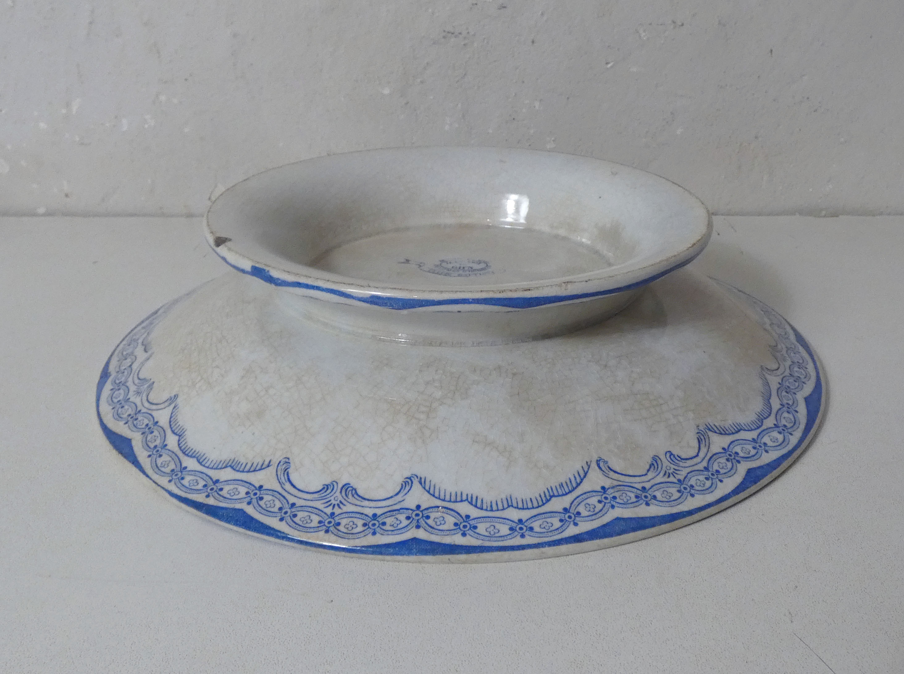 Gien old plate on butterfly stand, Terre de Fer Gien