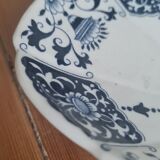 Serving dish in iron earth