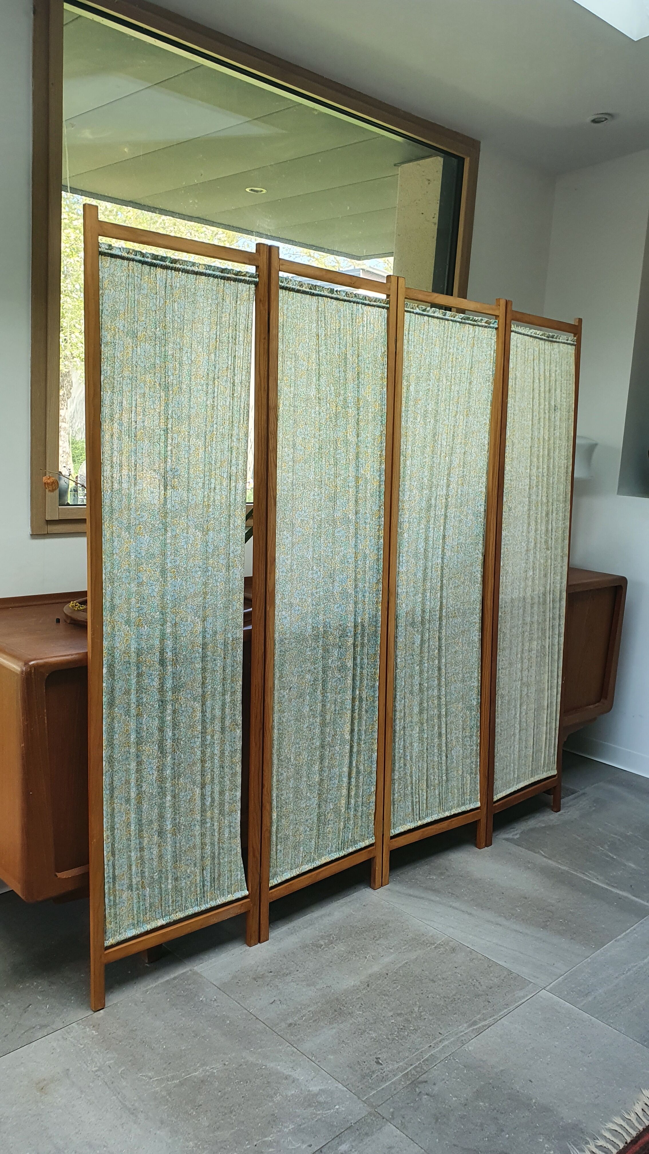 Vintage floral screen