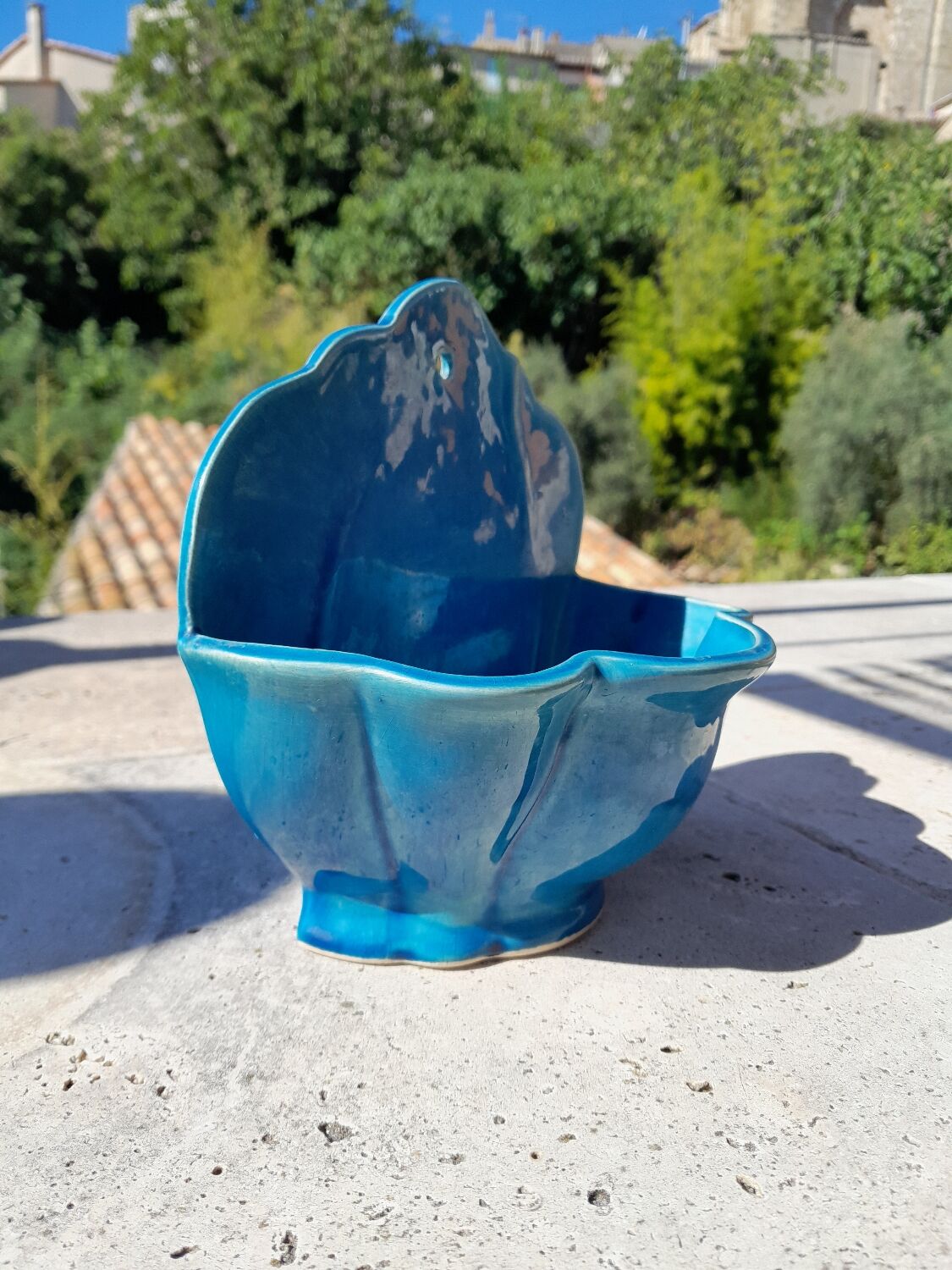 Soap holder or wall-mounted empty pocket