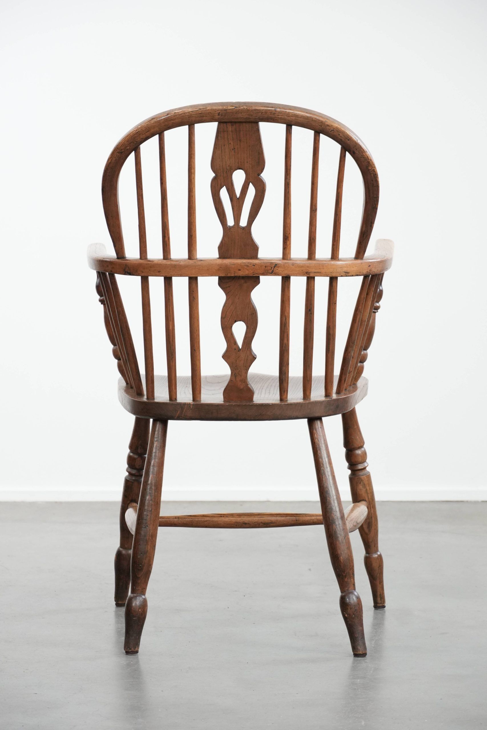 Antique English lowback Windsor chair with beautiful patina
