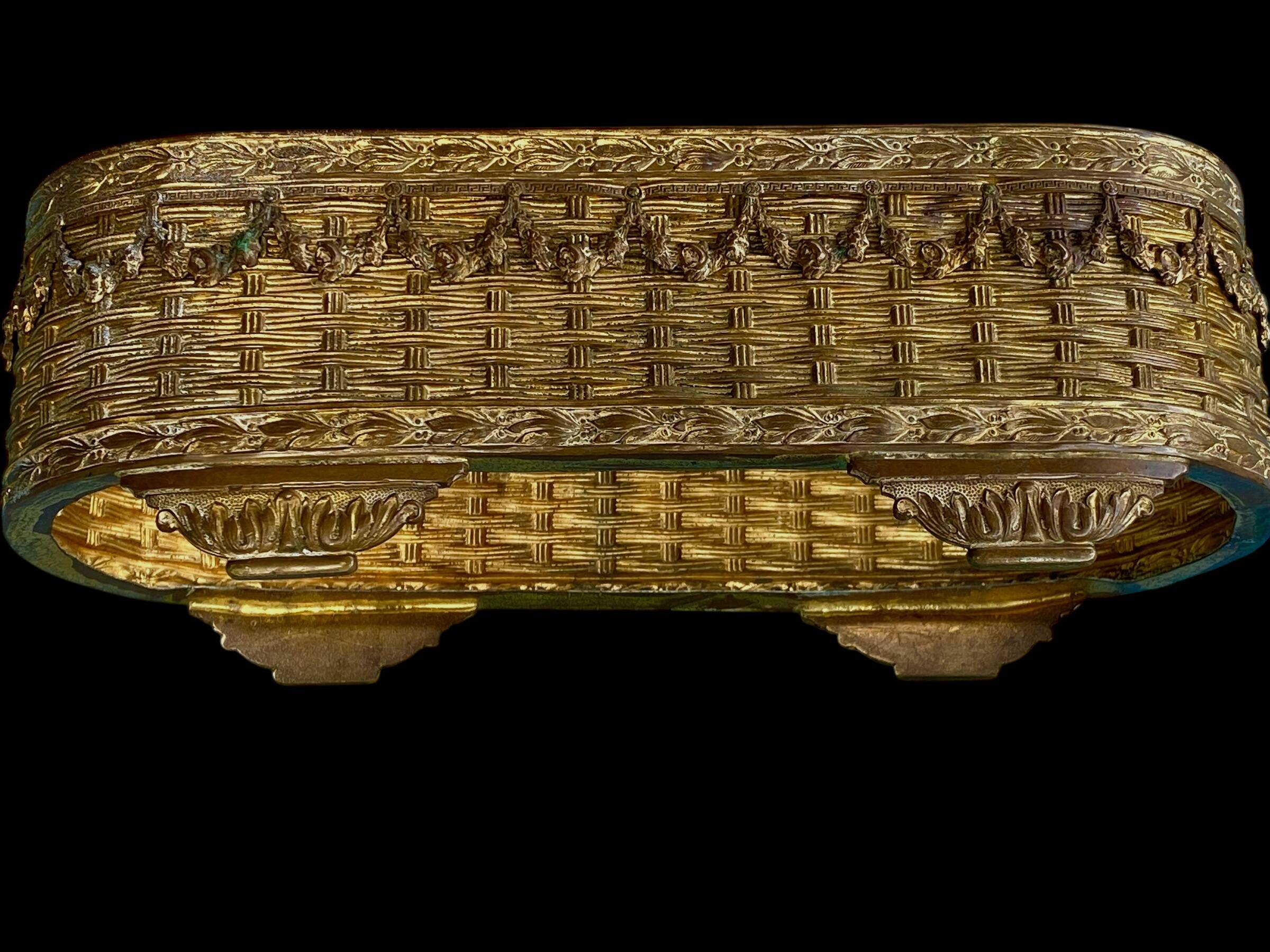 Antique Napoleon III porcelain centerpiece planter