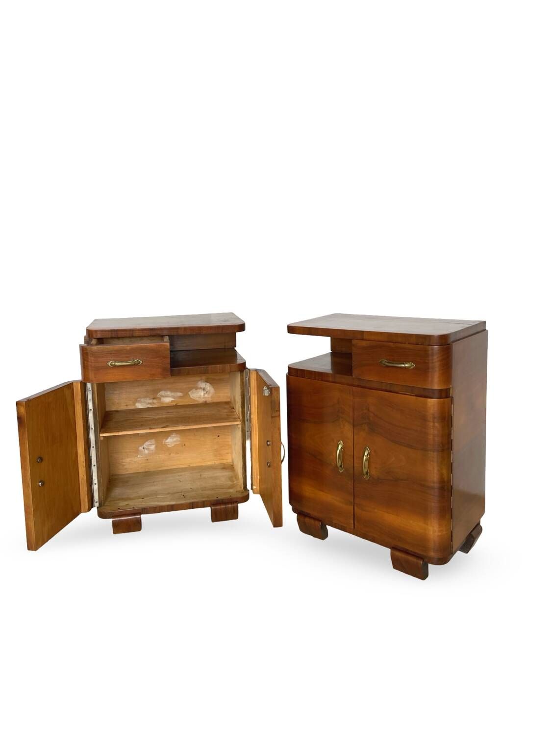 Tables de chevet Art déco italiennes en noyer, années 1940.