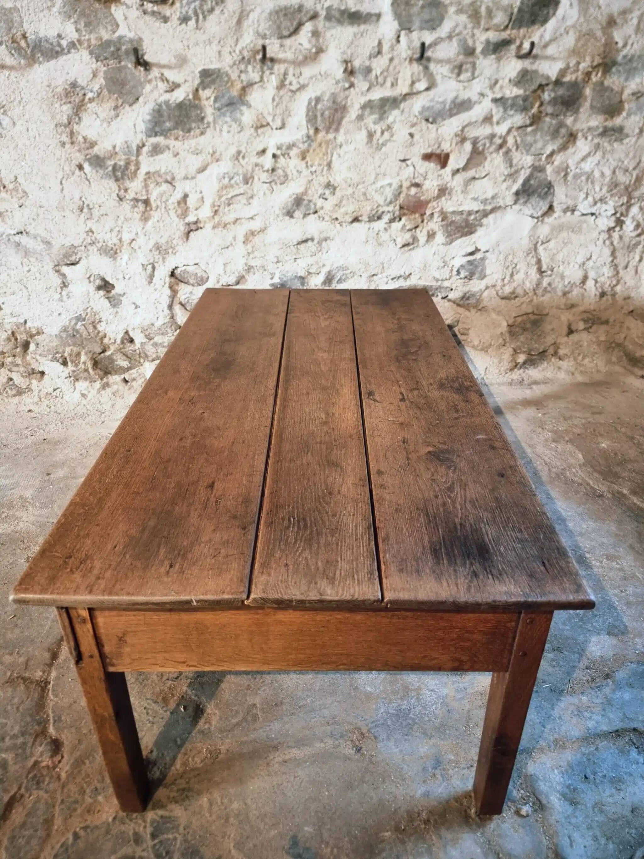 Table basse ancienne en chêne français – Table de ferme rustique du XIXe siècle avec tiroir et panneau de rangement coulissant, vers 1850