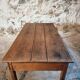 Table basse ancienne en chêne français – Table de ferme rustique du XIXe siècle avec tiroir et panneau de rangement coulissant, vers 1850