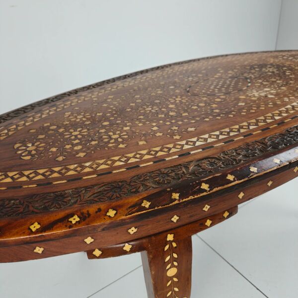 Table basse anglo-indienne en os incrusté du XXe siècle