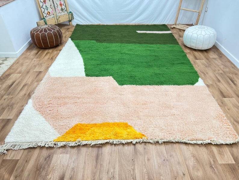 Handwoven natural wool rug, size 150/250 cm.
