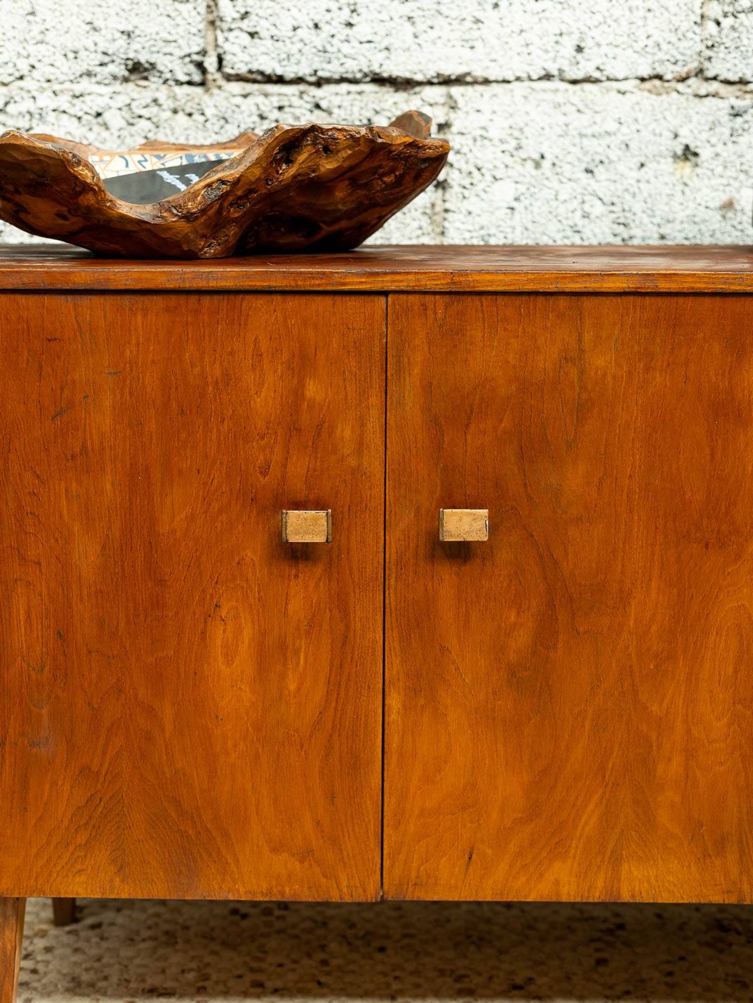 ✨ VINTAGE WOODEN ENFILADE – ELEGANT & FULL OF CHARM ✨