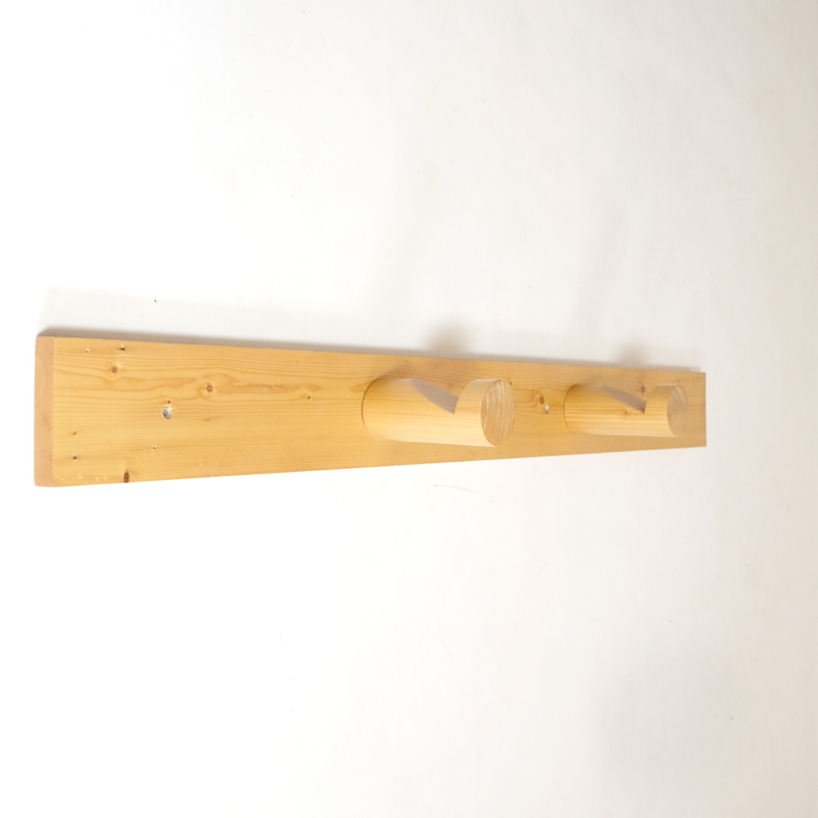 Charlotte Perriand, solid pine coat rack, 104 cm.