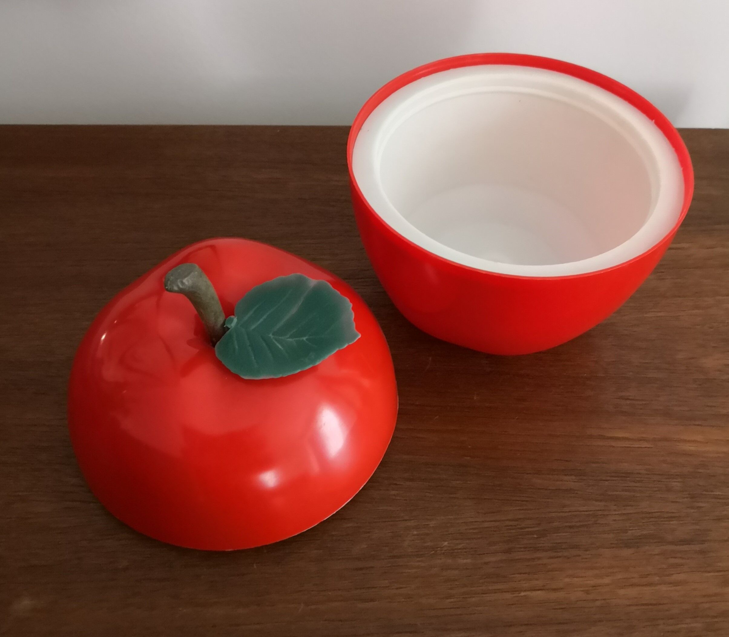 70s red ice apple apple