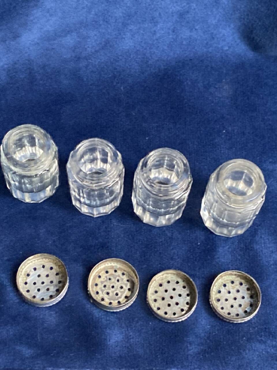 Individual salt shakers in 800 silver with two hallmarks and fluted crystal