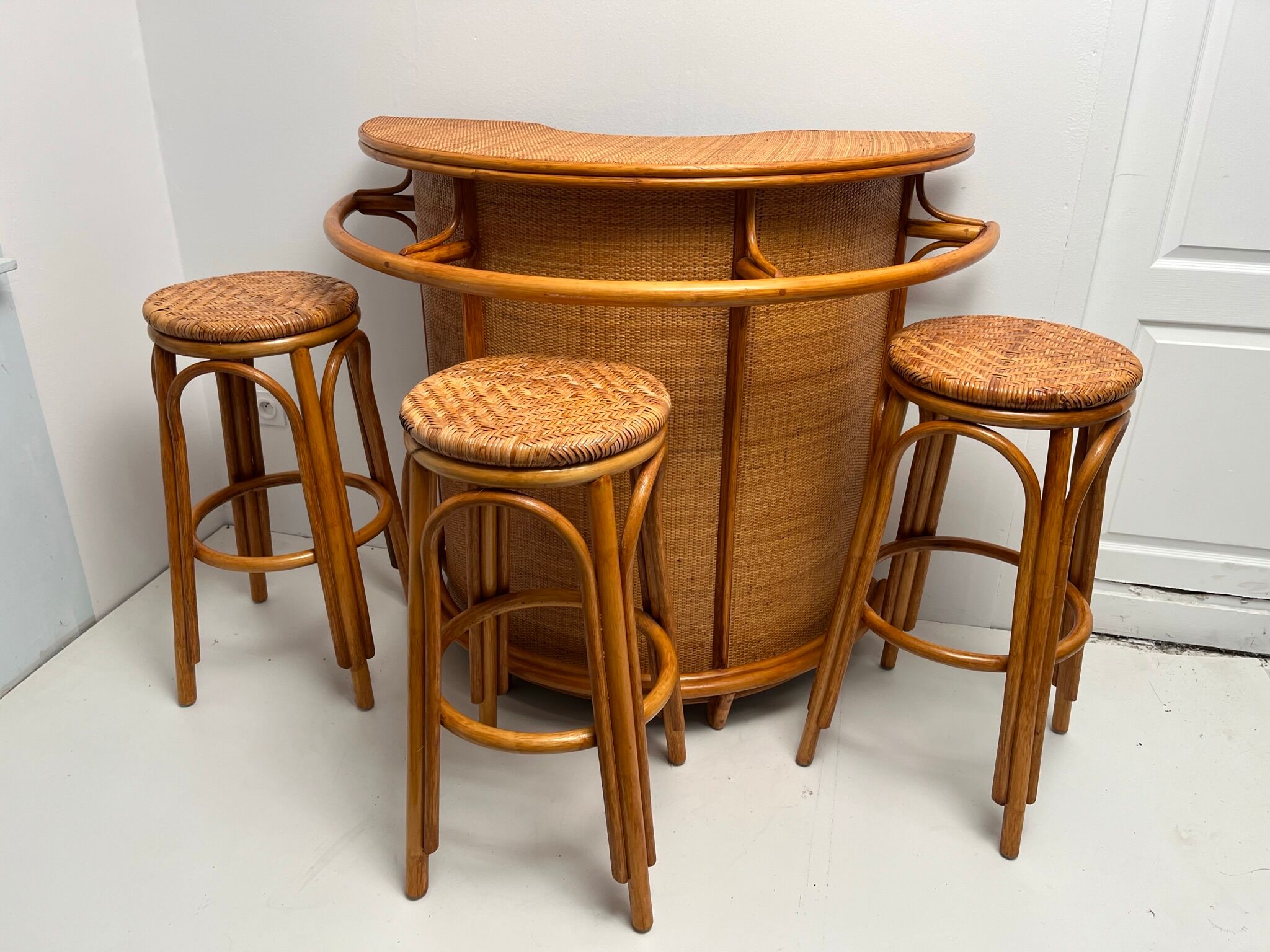 Rattan and bamboo bar and 3 stools from the 60s