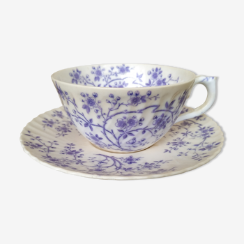 Tasse ancienne en porcelaine de l'est de la France aux Fleurettes Mauves