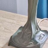 Women's statuette lamp