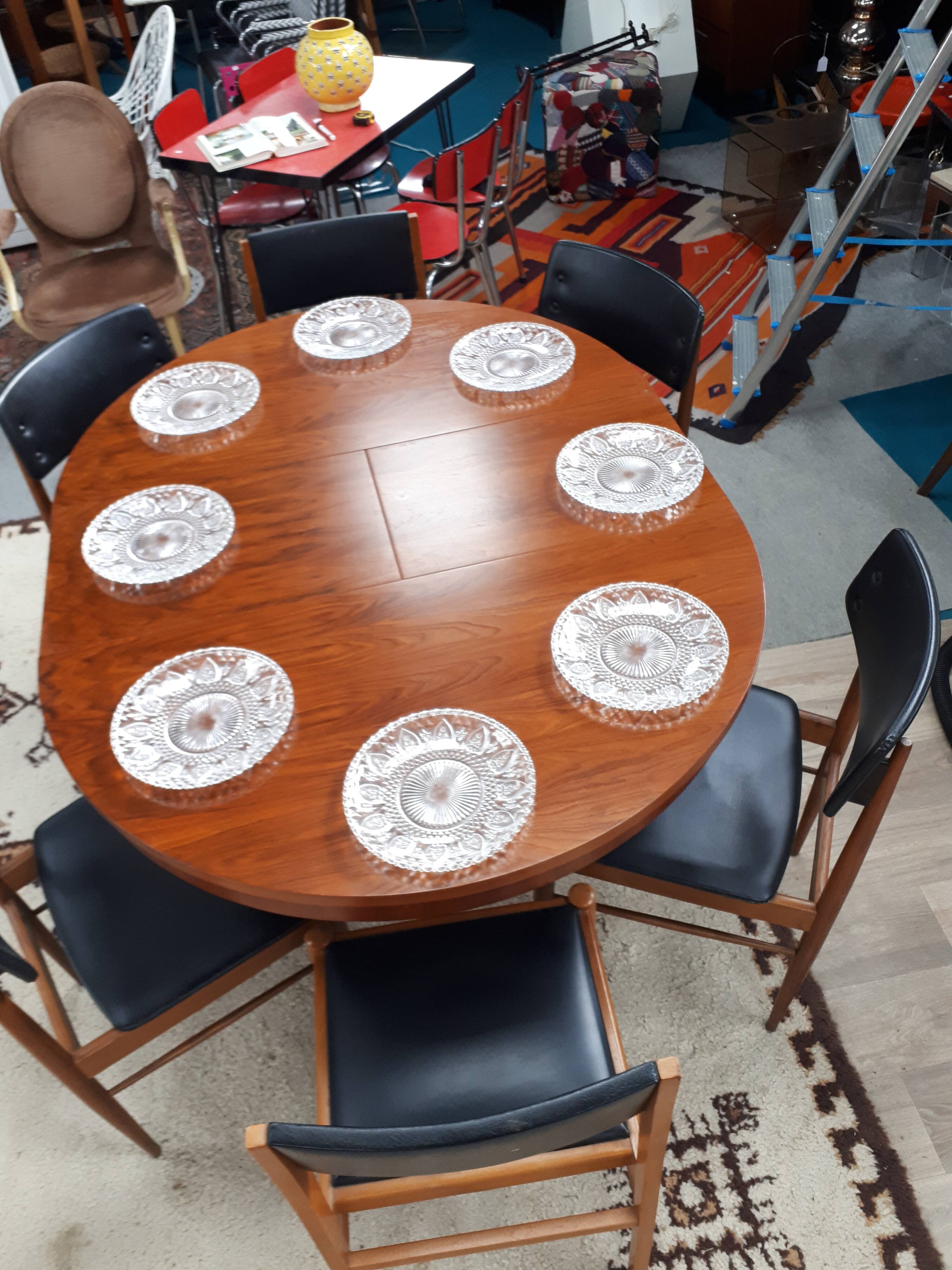 Table ronde par Baumann des années 60