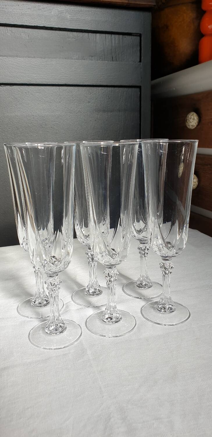 Six crystal champagne flutes