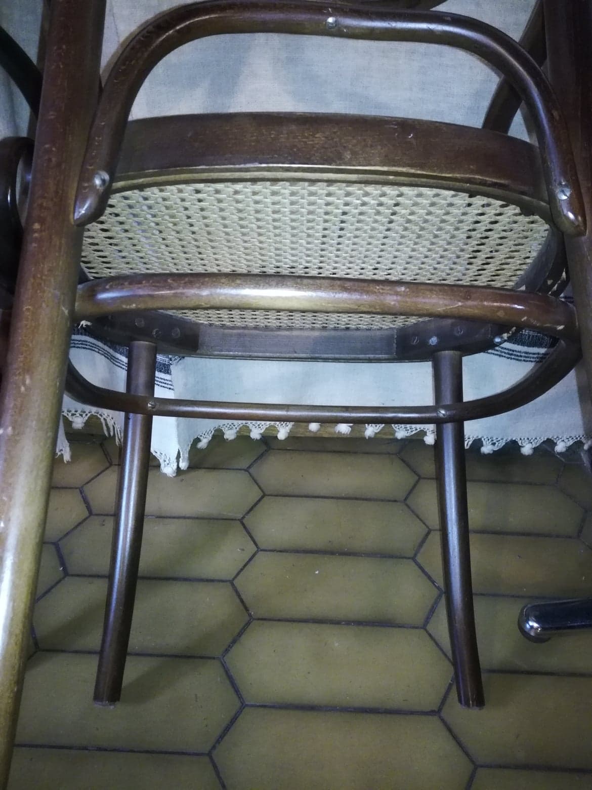 Pair of curved wooden armchairs and caning Thonet N ° 17 or long John 1920