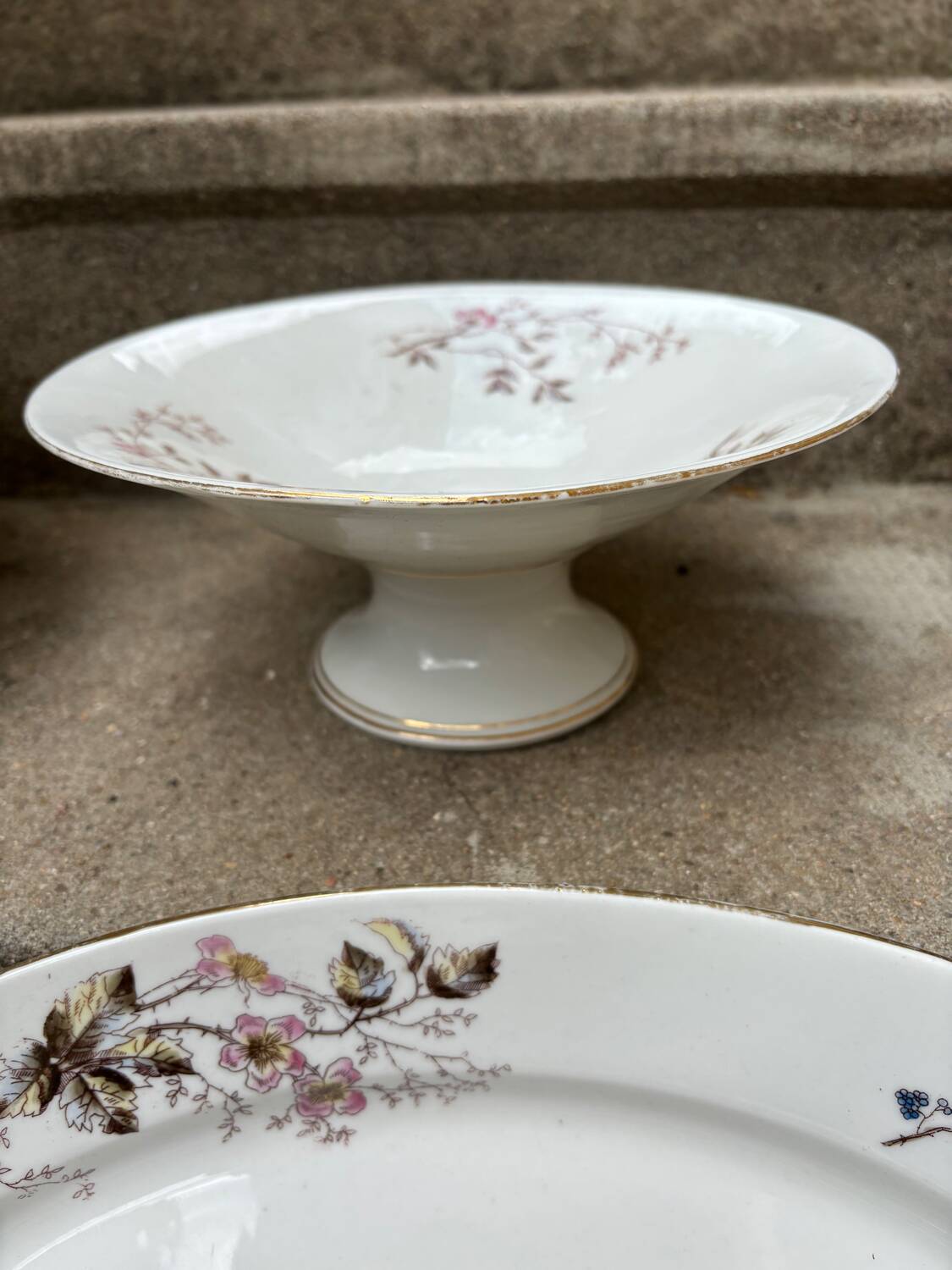 Porcelain Tableware – Late 19th Century – 40 pieces