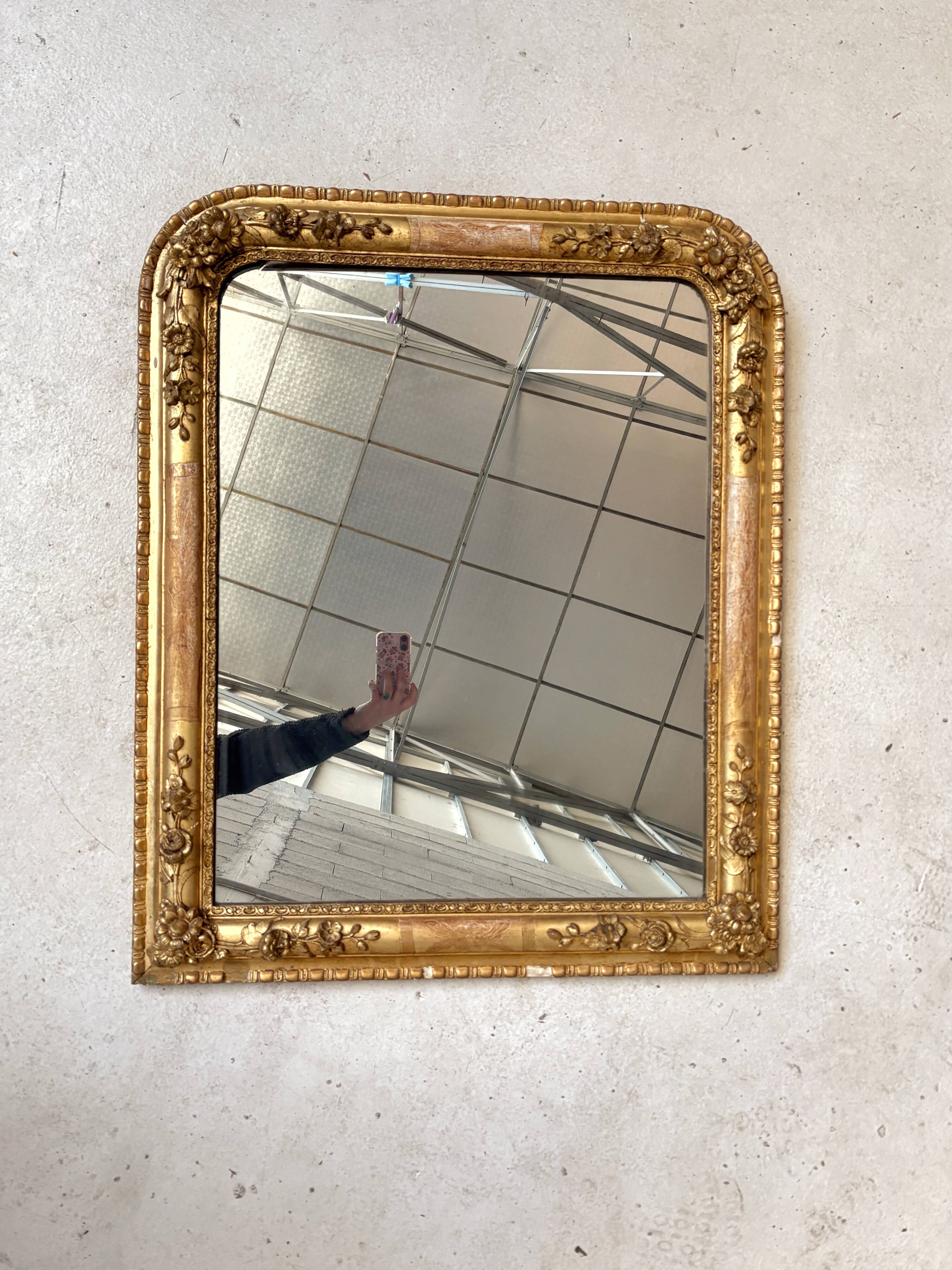 Louis Philippe mirror in wood and gilded stucco - 19th century