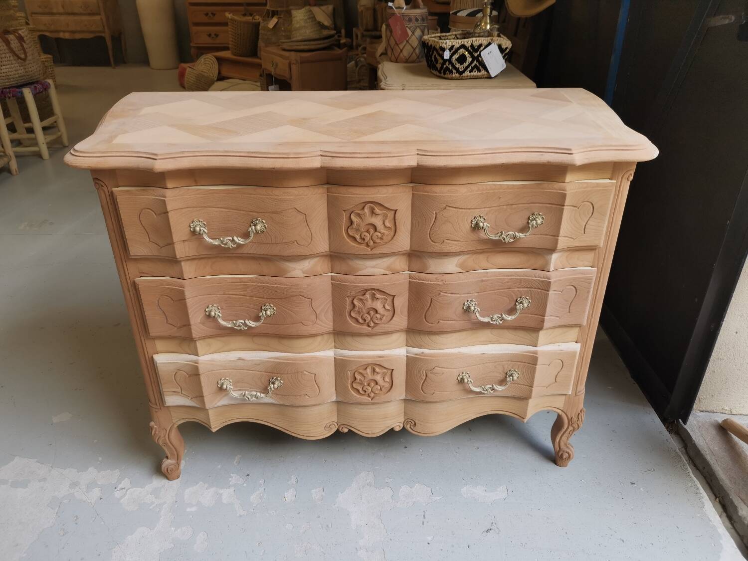 Louis XV chest of drawers in raw wood with 3 drawers