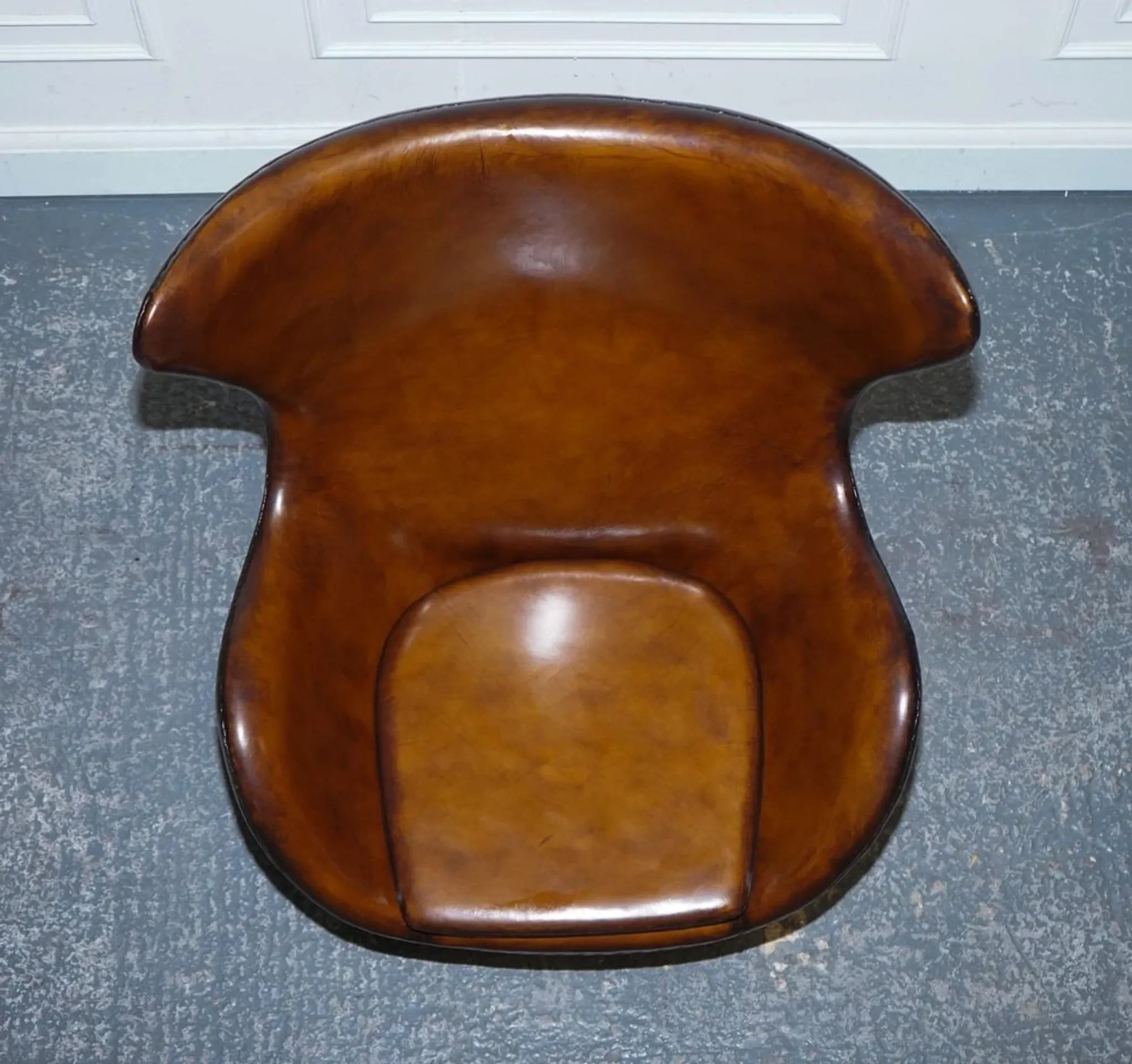Chaise Egg Vintage Teintée à la Main en Brun Whisky
