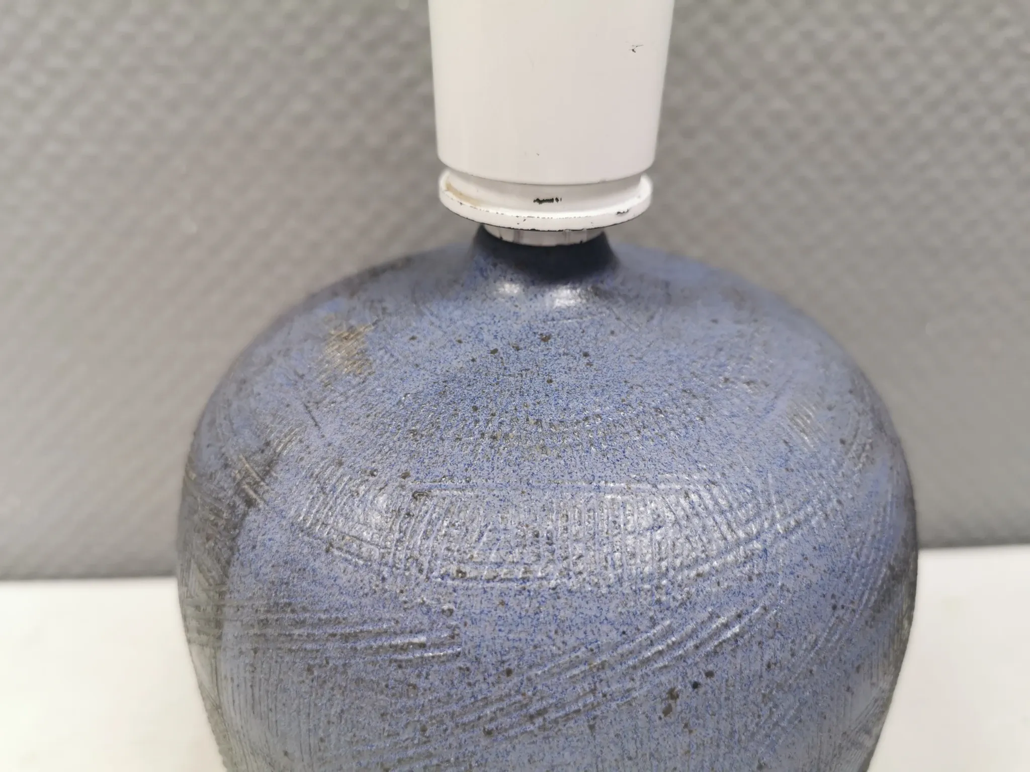Ceramic table lamp