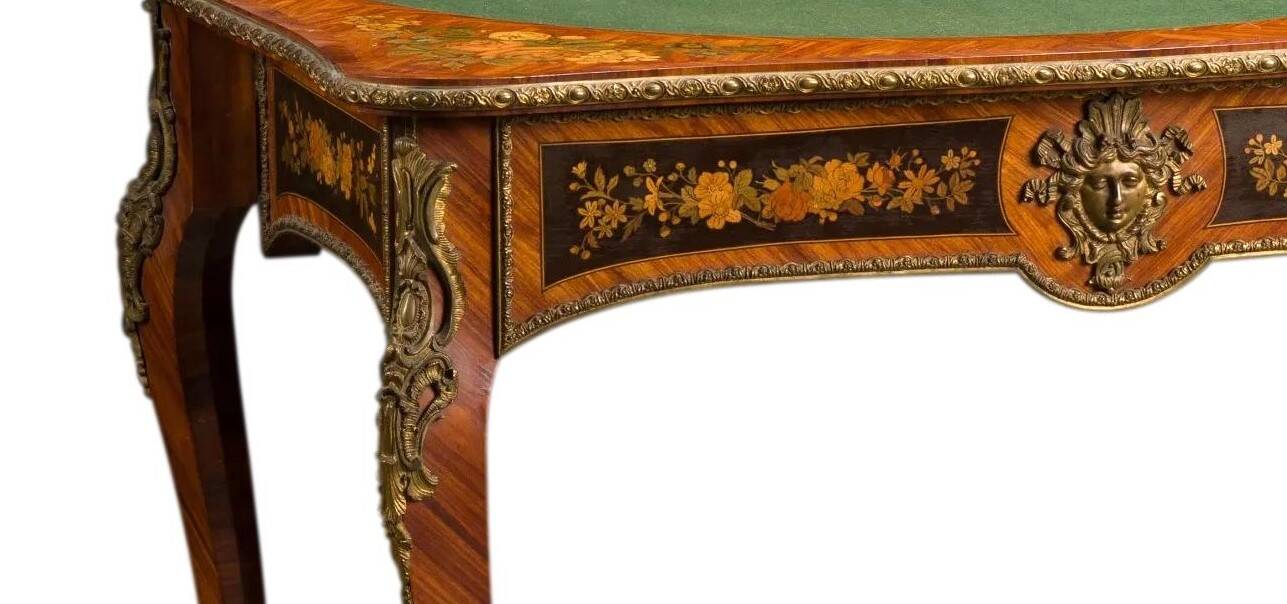 Console, game table in marquetry from the 19th century.