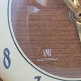 Vintage wall clock in electric smi formica with date