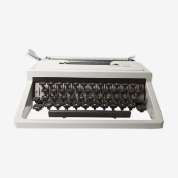 Machine à écrire Dora par Olivetti 70