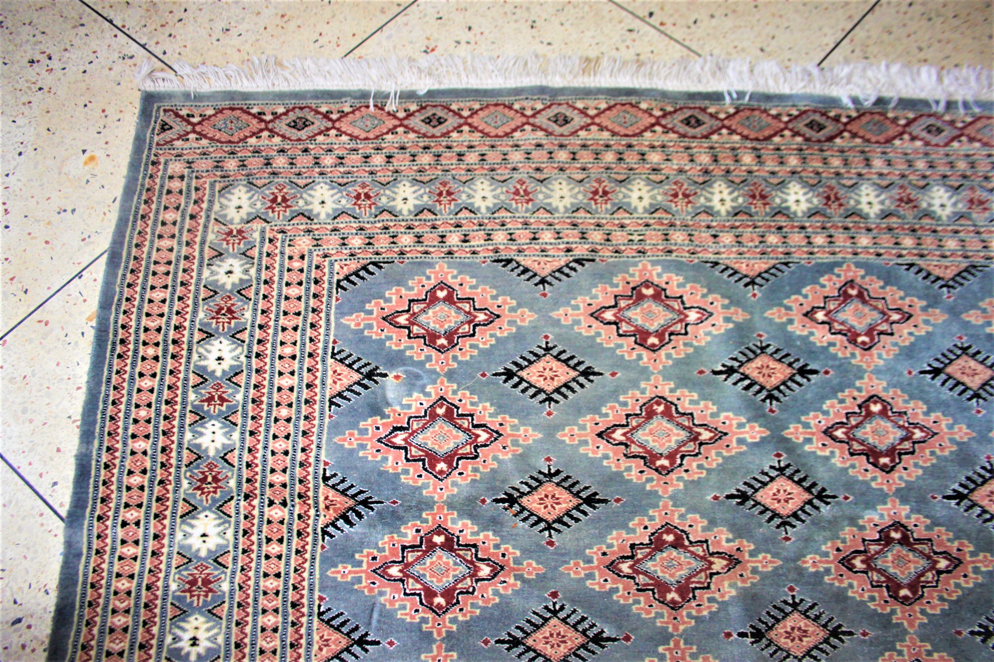 Oriental rug 290x187cm