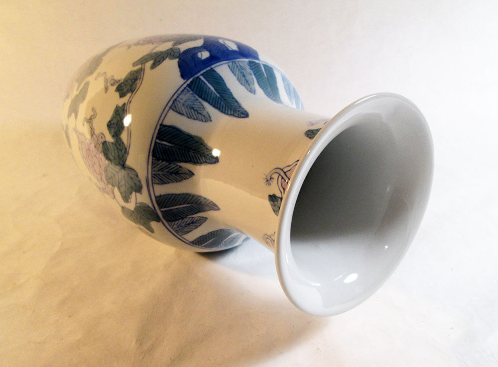 Chinese vase decoration vine