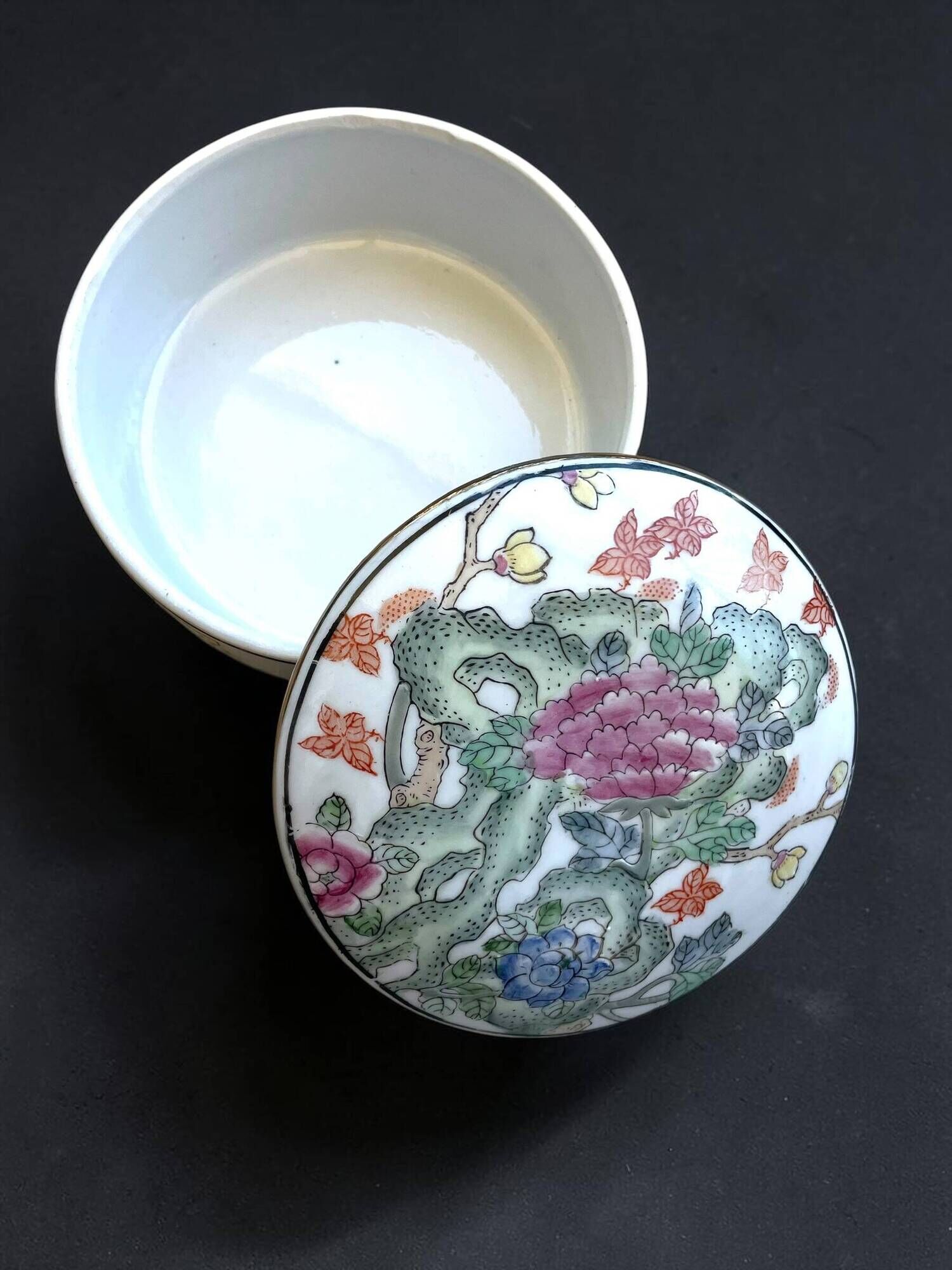 Vintage Chinese Porcelain Trinket Box H.F.P. Macau Famille Rose 1970s