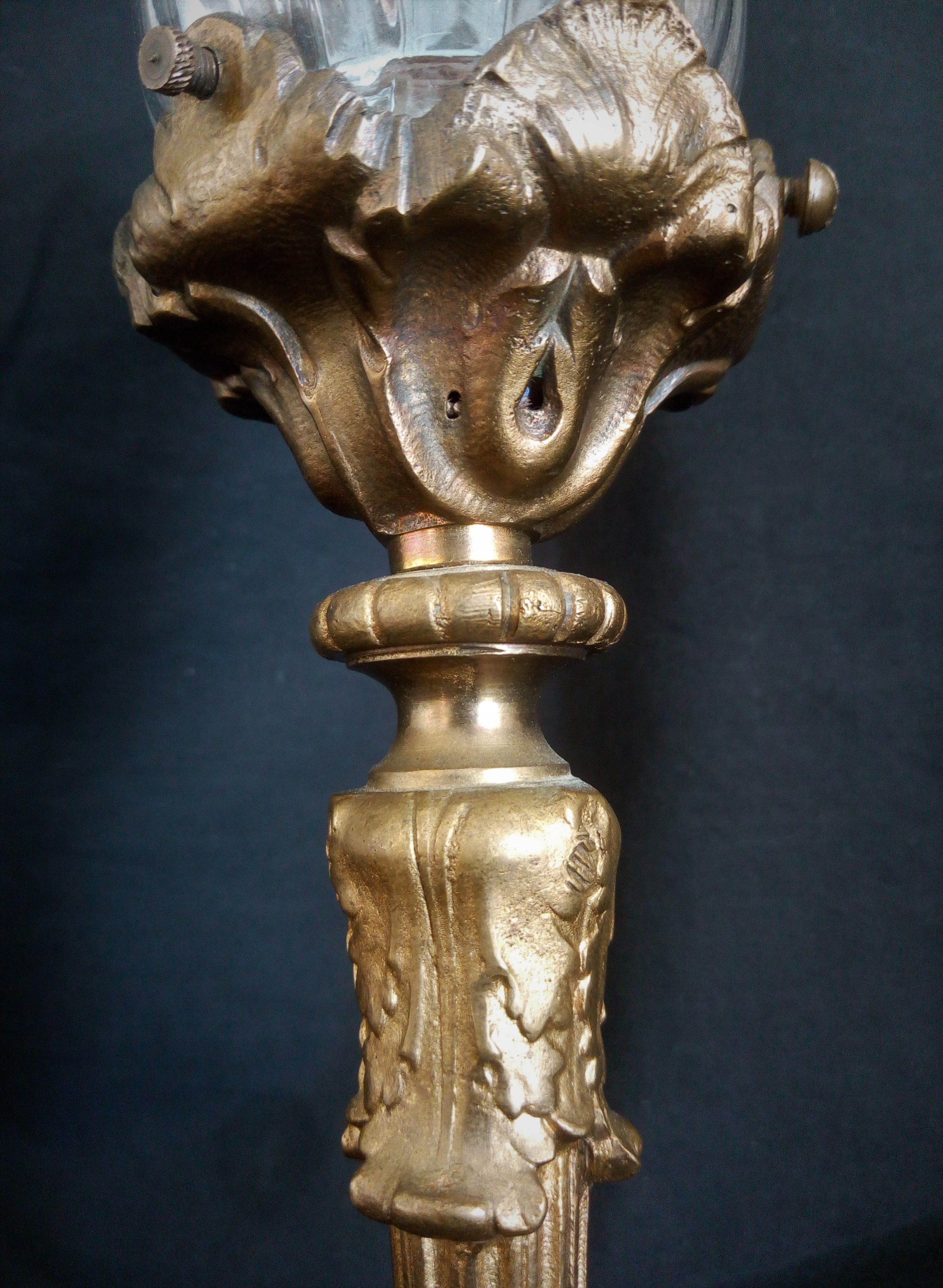 Bronze desk lamp Napoleon III style, crystal tulip, late nineteenth