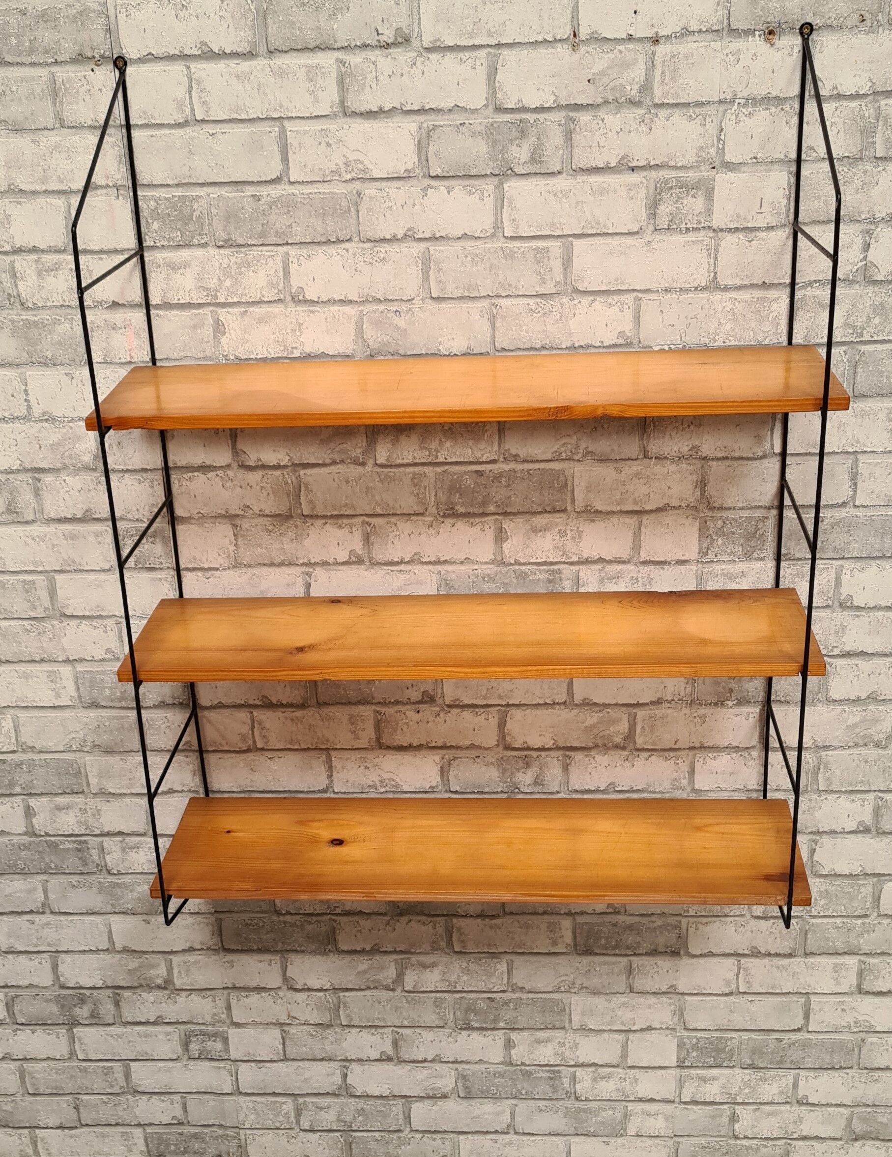 Wooden floor 1950 tomado style, String, 83x20x64. Superb condition, of course some trace use, very b